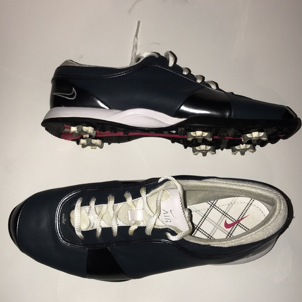 Woman’s Nike Air tac leather golf shoes 9.5 grey.
